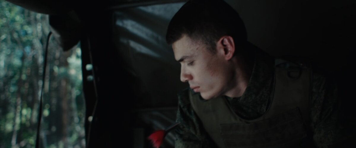 Один из солдат охранявший груз. 