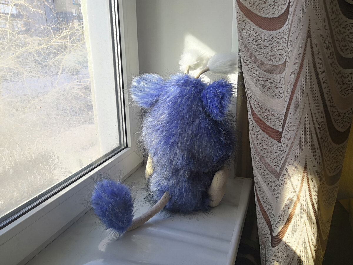 а я милого узнаю по походе...