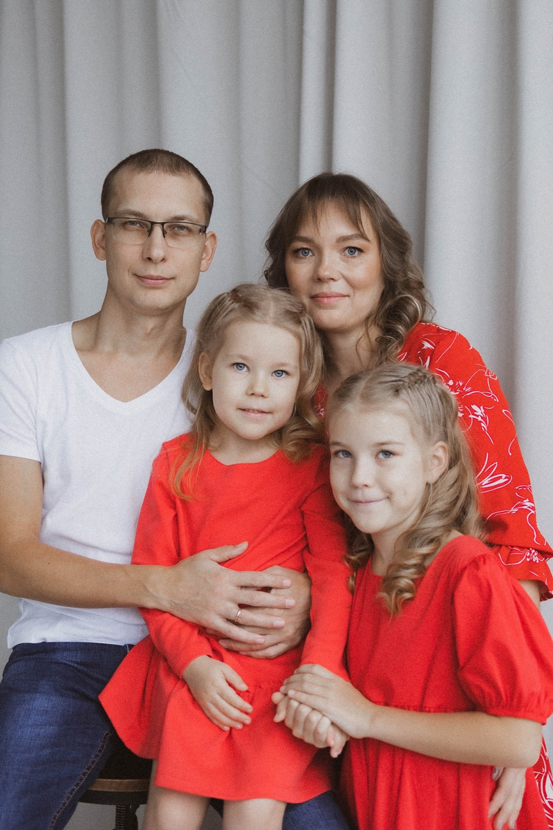 Семейная фотосессия на природе. Полная семья. Семья пенза. Современная семья. Семья на природе.