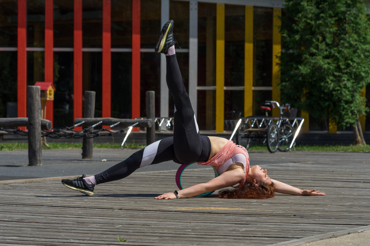 Йога для худеющих. Сукхасана. Сукхасана. Йога для похудения для начинающих. Дениз остин йога для похудения.