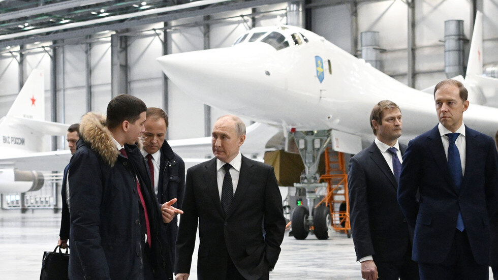 Владимир Путин на заводе имени Горбунова