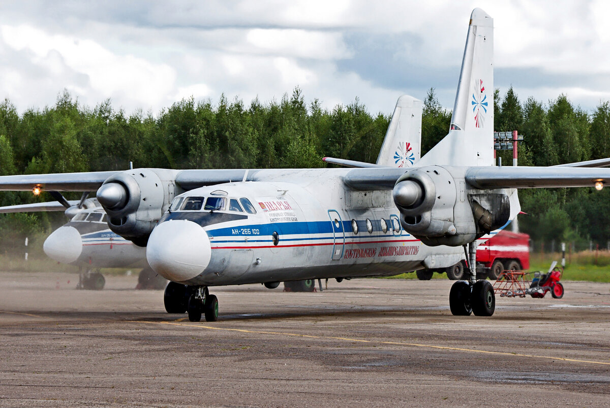 Ан-26Б-100 (RA-26081) начинает руление на взлет