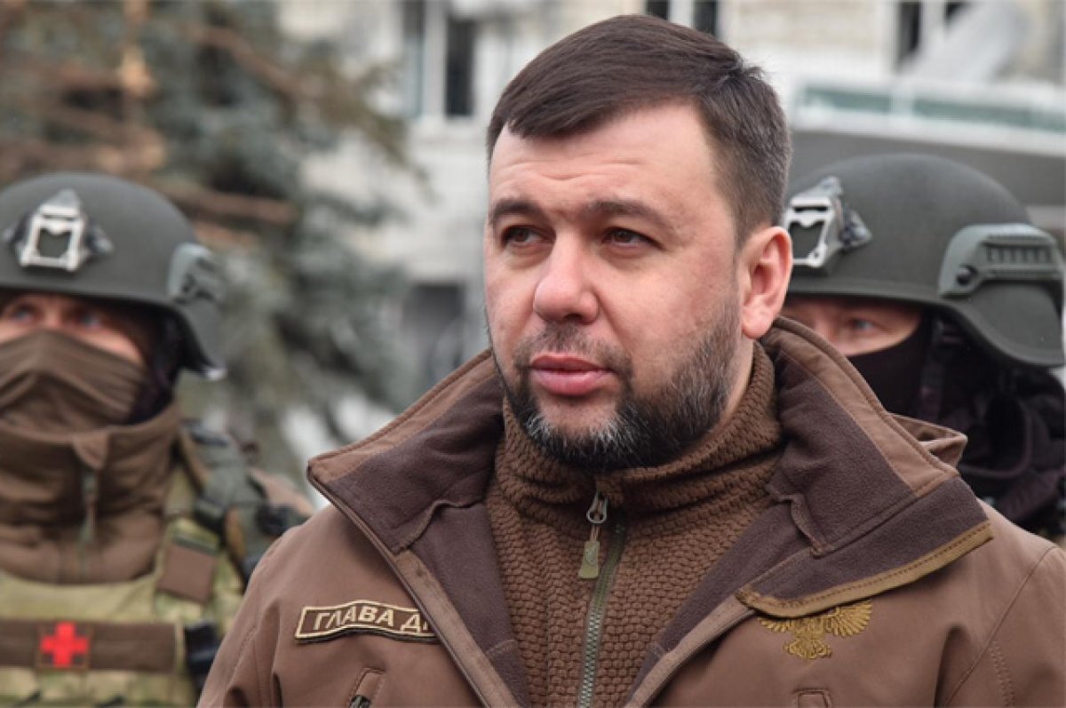    Пушилин поздравил бойцов с Днем защитника Отечества и вручил им награды