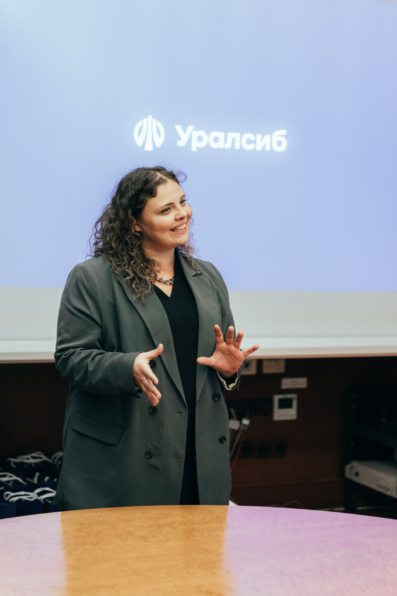 Листайте карусель, чтобы увидеть больше фото