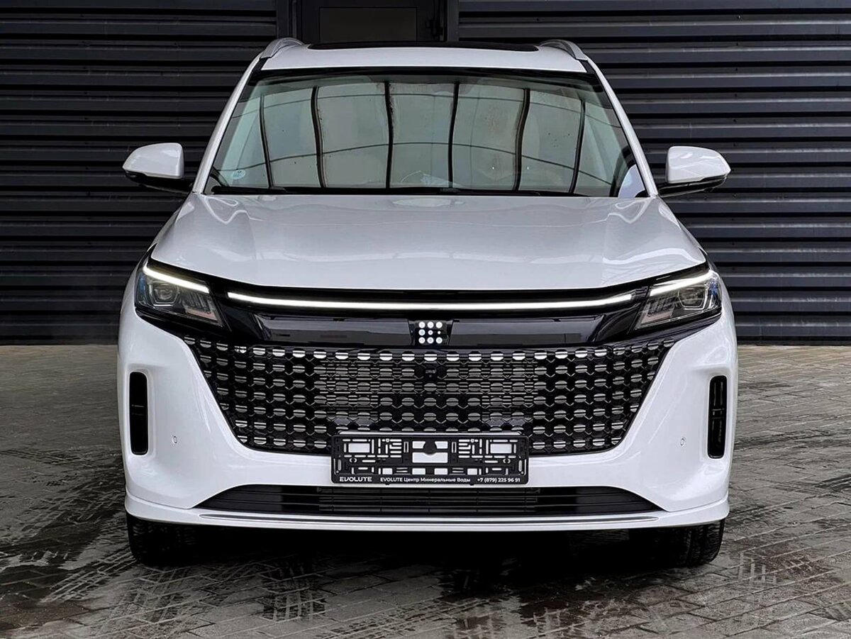 Передняя часть Evolute i-Space. Фото с сайта - auto.ru