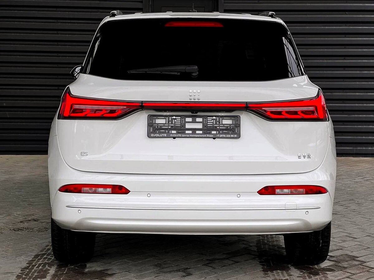 Задняя часть Evolute i-Space. Фото с сайта - auto.ru