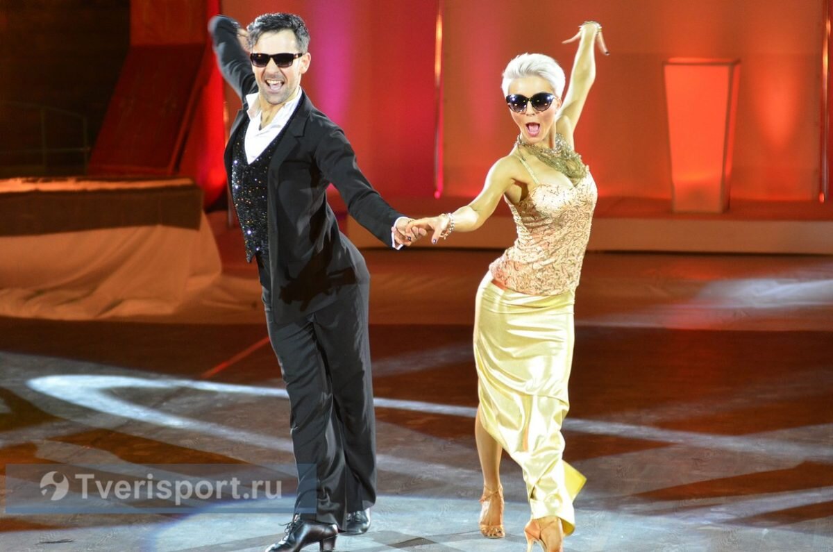 Арагонская хота глинки 3 класс. Европейские традиции. Лендлер танец лихтенштейн. Вербункош танец венгрия. Танец лапоцкаш венгерский народный.