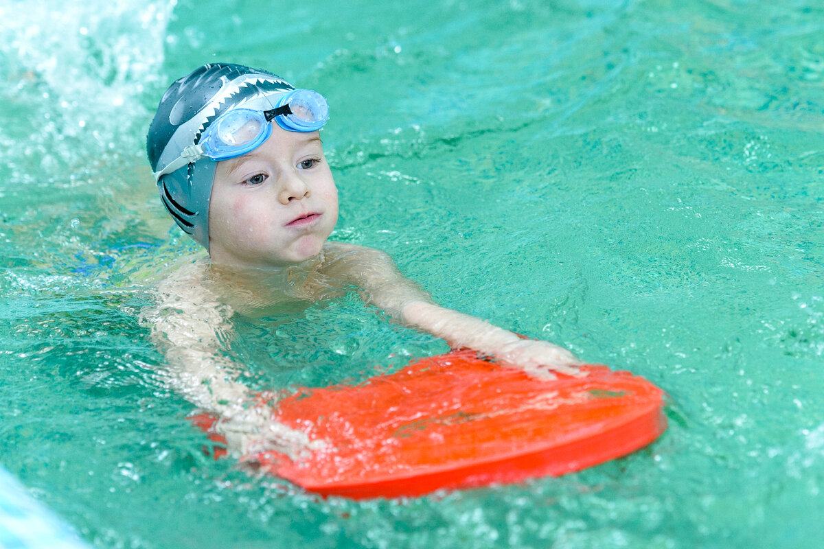 вот какой нарядный детский сад. ноты песен для детей. клоун клепа в гостях у малышей 1 младшей группе. белорусский танец веселуха. родительский уголок в детском саду.