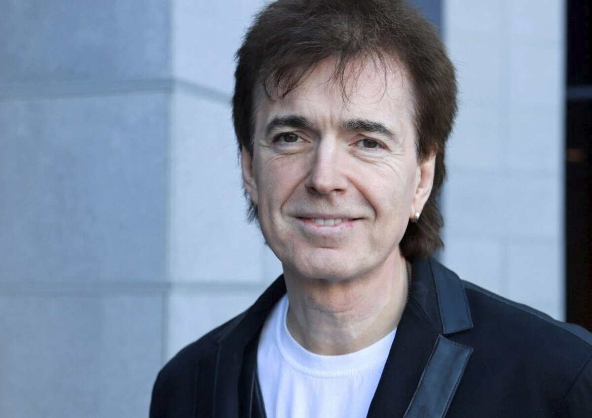 Фотосессия с ветром. Любовь приходит вновь. На берегу неба кавер наша таня. Светлая любовь. Жду тебя моя любовь.