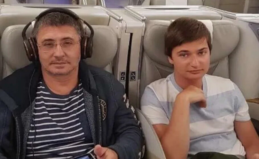 Александр мясников личная жизнь жена дети фото Его дед лечил Сталина, а он - к детям в Африку. Рассказываем о неизвестных факта