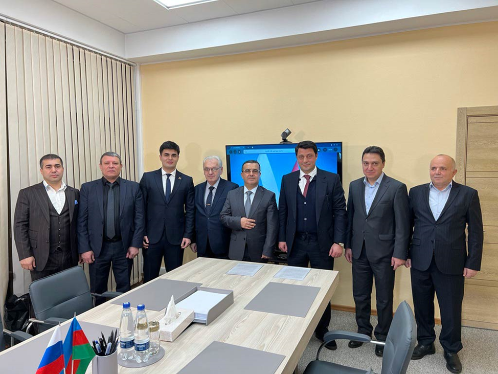  Самая большая по численности общественная организация этнических азербайджанцев не только в Москве, в России и мире объединена в Национально-культурную автономию азербайджанцев Москвы.-14
