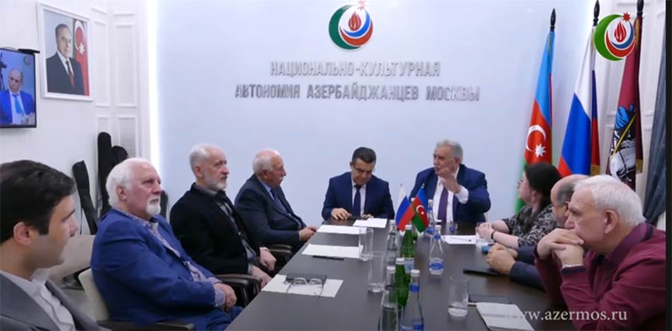 Самая большая по численности общественная организация этнических азербайджанцев не только в Москве, в России и мире объединена в Национально-культурную автономию азербайджанцев Москвы.-31