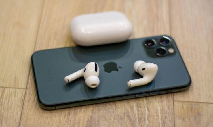 Найти наушники airpods. Геопозиция наушников. Air pods как настроить на айфоне. Функция gps в наушниках airpods. Как найти аирподсы через найти айфон.