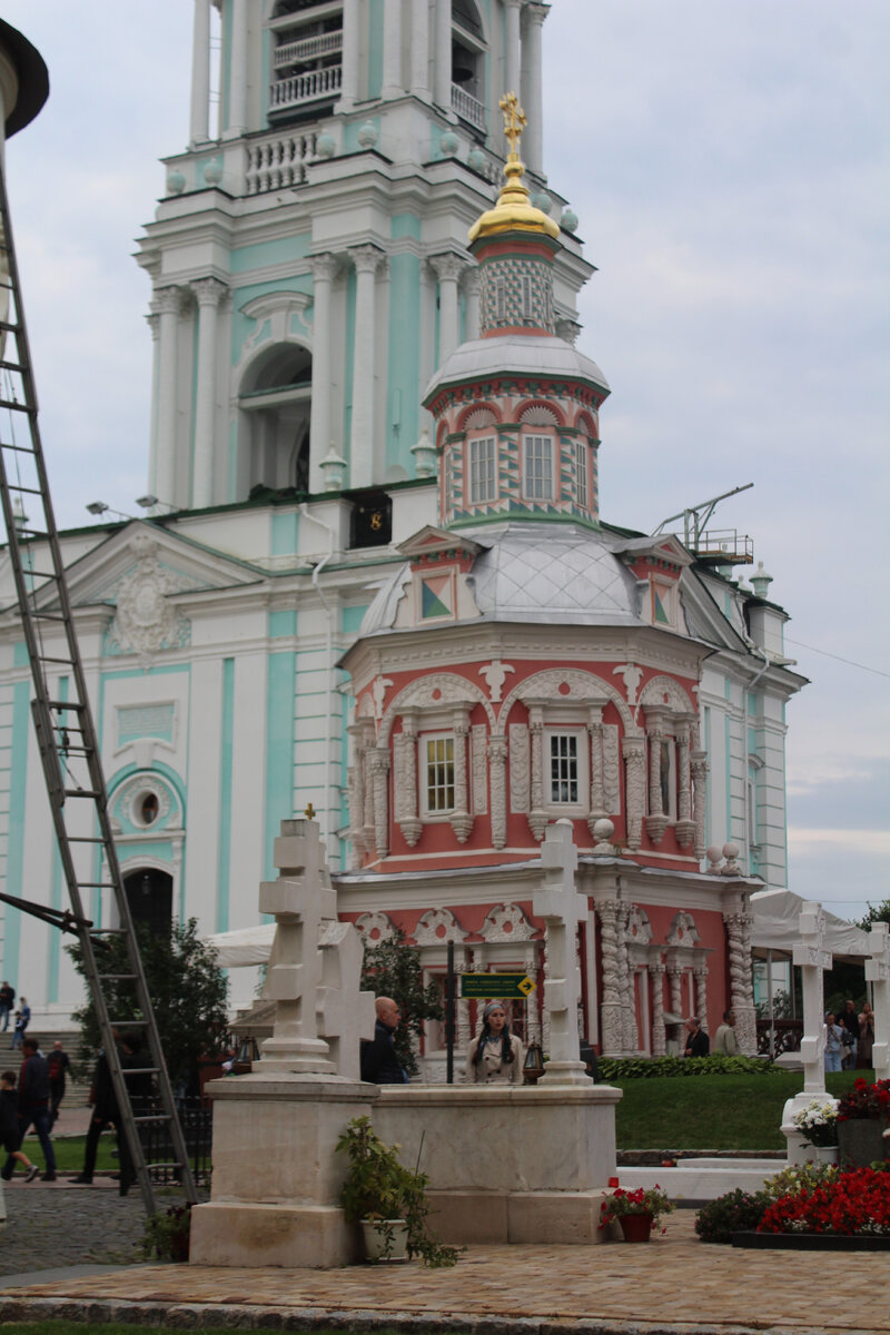 Киево печерский монастырь в киеве. Что значит лавра. Сообщение о монастыре свято троицкая сергиева лавра. Что значит лавра. Афонский монастырь великая лавра.