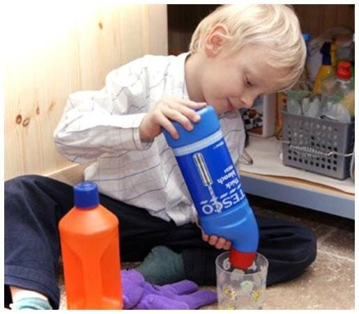 употреблять внутрь бытовую химию нельзя