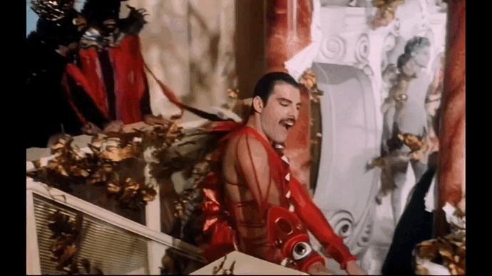 Я влюбился! И теперь ты говоришь: всё кончено. И я разваливаюсь на части.