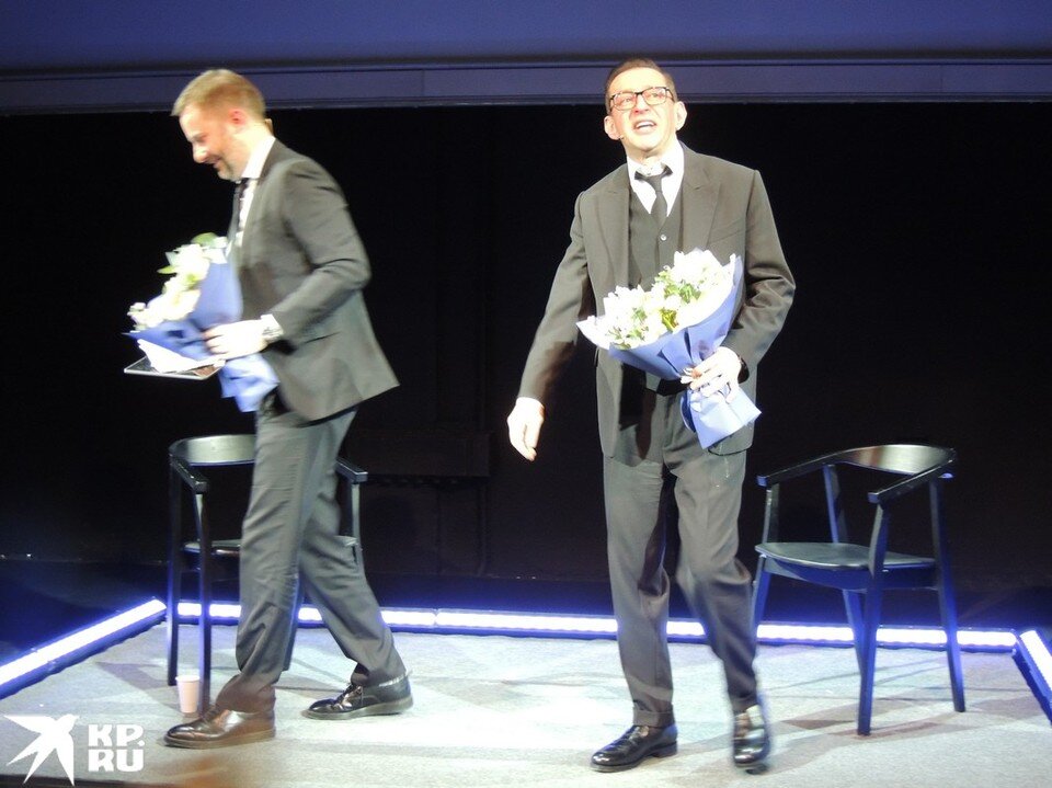    Накануне 23 февраля на Малой сцене Московского Художественного театра прошел вечер писателя Александра Цыпкина и худрука театра Константина Хабенского. Анастасия ПЛЕШАКОВА