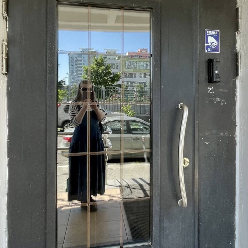 Фото автора. Заметила вдруг, что меня снимают, как я снимаю 🎥