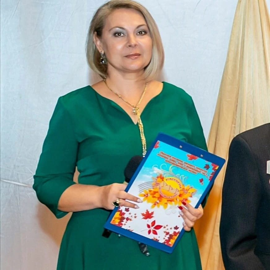 Начальник отдела самодельного народного творчества ГБУК "Волгоградский областной центр народного творчества", режиссер Рогожкина Наталья Александровна