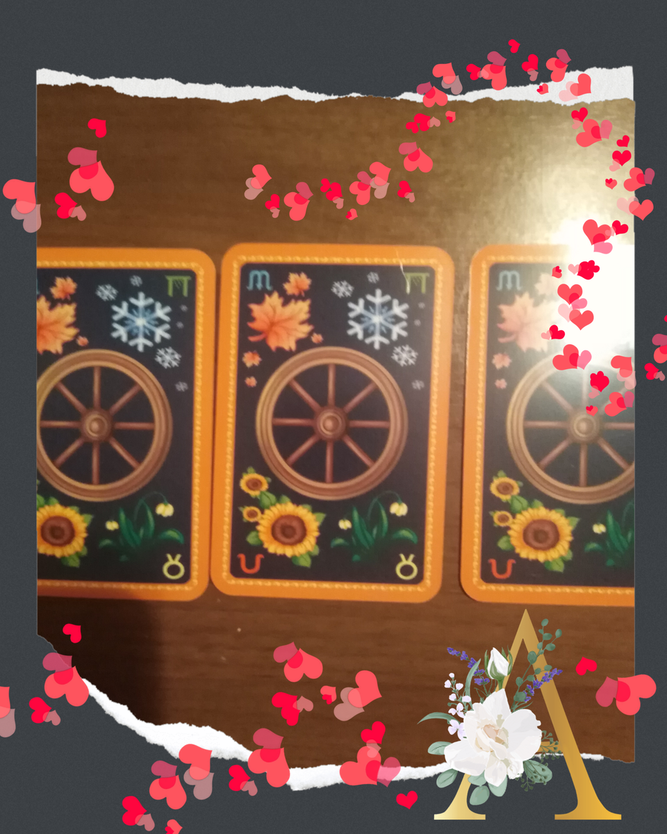 Фото 1. Посмотрите на 3 перевернутых карты и выберите одну из трёх. Фото и коллаж канала Таро Портал.