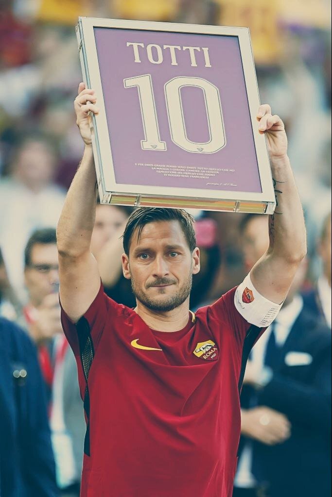 У Рима есть 3 вечных атрибута: Колизей, Фонтан Треви и Франческо Тотти