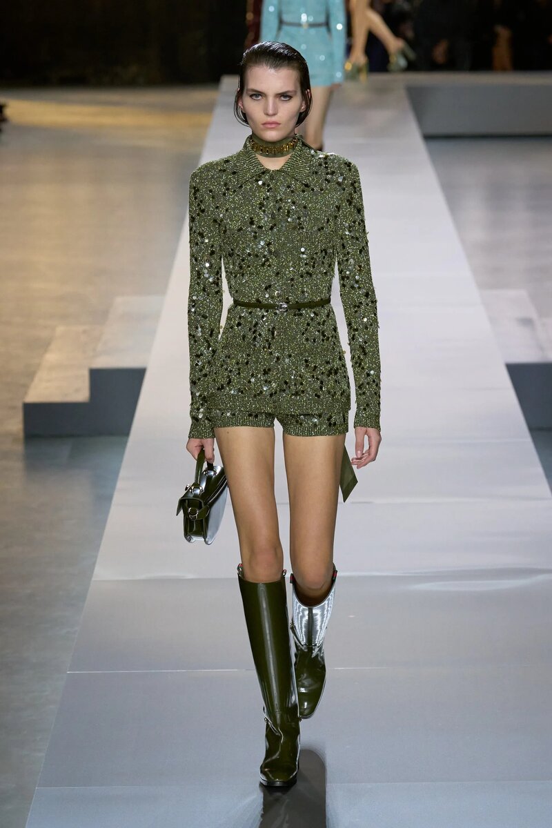 Fendi Мода Осень-зима 2025/2025 в Милане Lookbook #687 Женская одежда рубрика: #