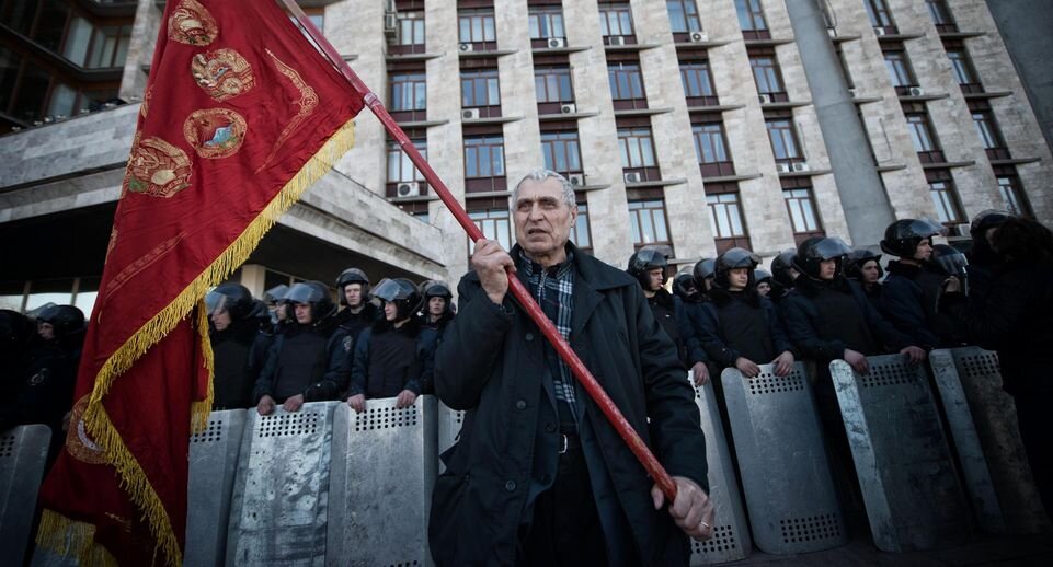    Пророссийский митинг в Донецке, 2014 год / Romain Carre / ZUMAPRESS.com / Global Look Press