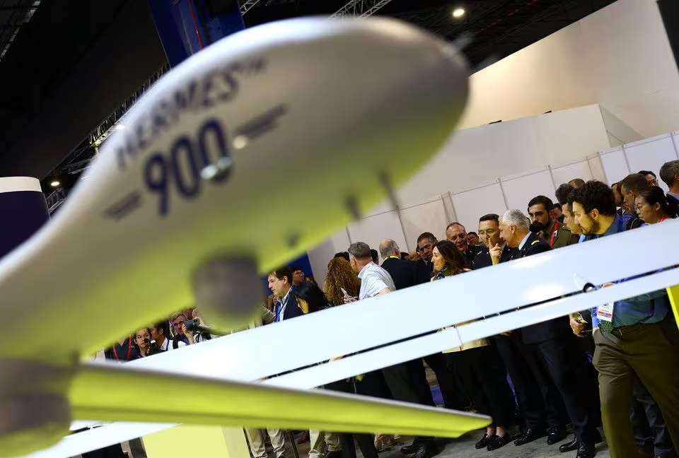 Беспилотный летательный аппарат Hermes 900 компании Elbit Systems в выставочном центре Чанги в Сингапуре, 21 февраля 2024 года. Фото: REUTERS/Edgar Su