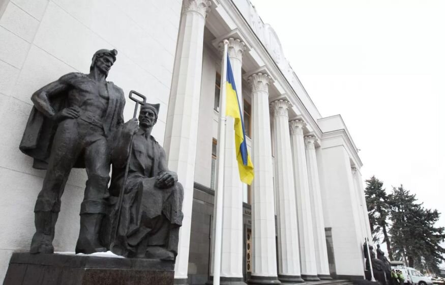    России мало. С кем еще собралась воевать Украина?