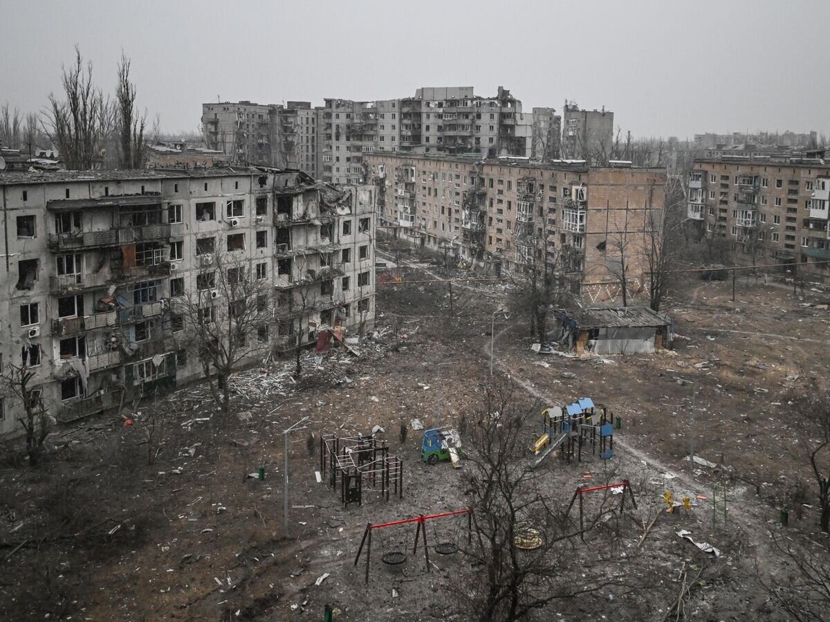    Поврежденные в ходе боев здания квартала Юбилейный в Авдеевке© РИА Новости / Станислав Красильников