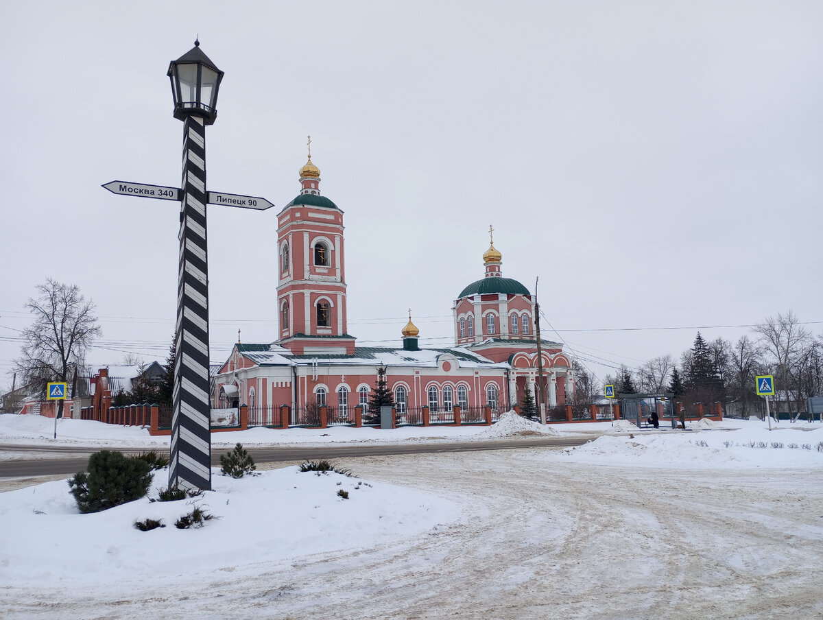 Площадь с верстовым столбом у Георгиевской церкви