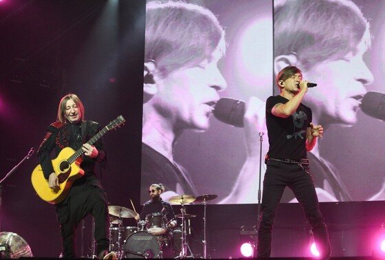    Группа «Би-2»