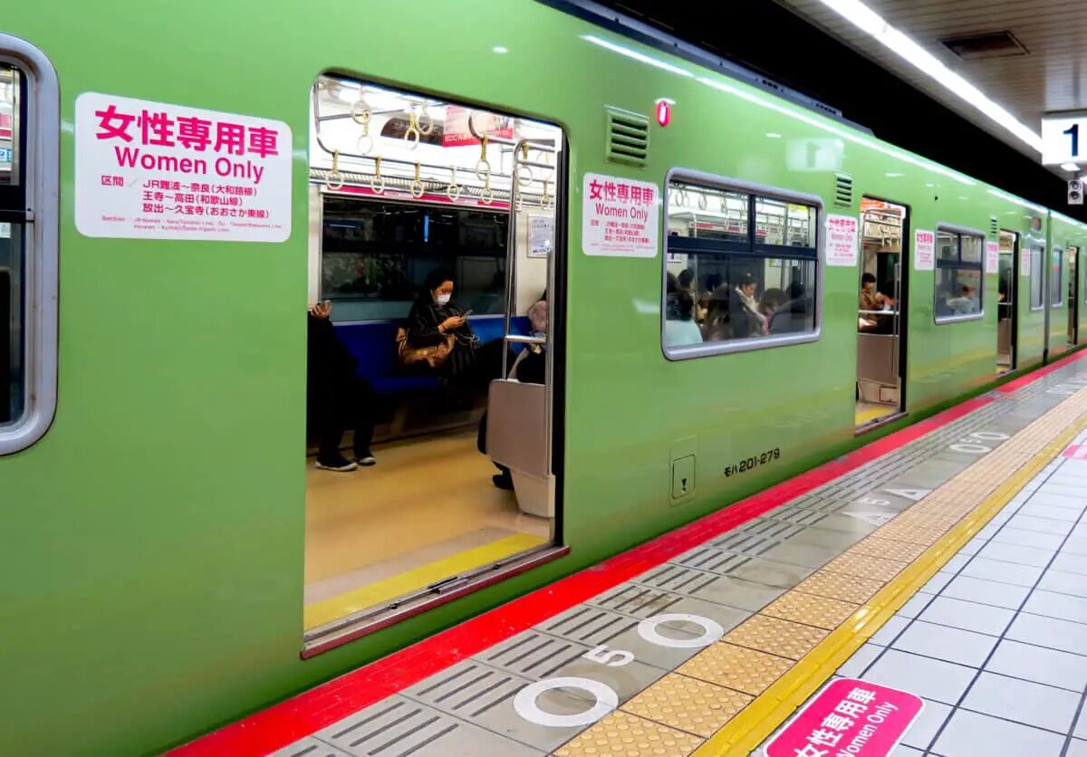 Шанхай метро красивые станции. Самое красивое метро в москве. Станция formosa boulevard, гаосюн, тайвань. Самое популярное метро. Станция метро российская.