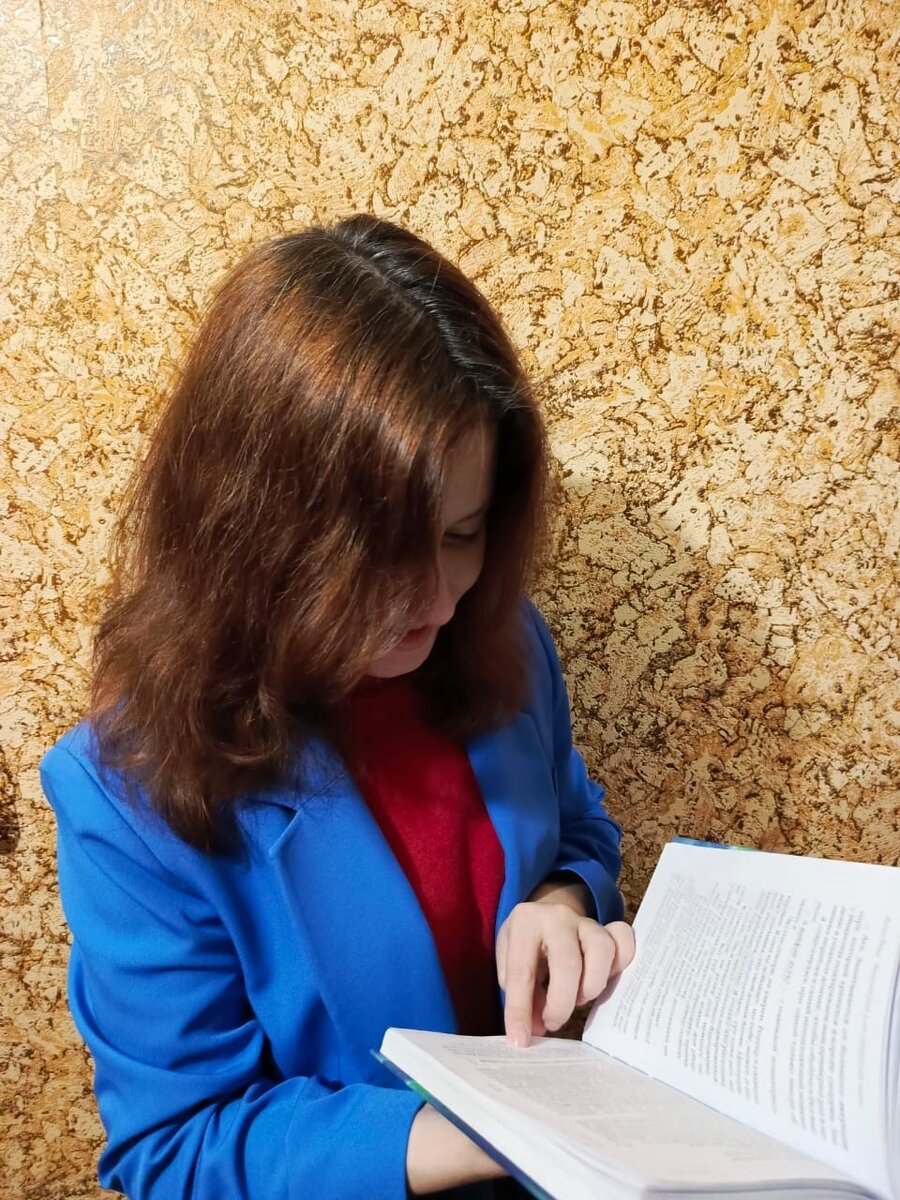 Тема тревожности и семейной трагедии не помешала автору заставить читателя улыбаться. 