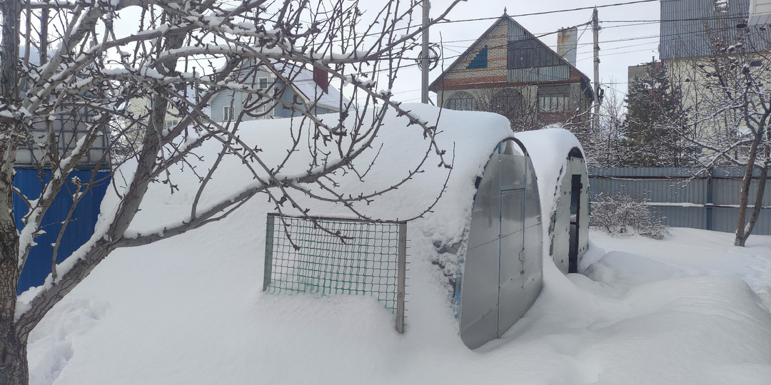 3 ошибки всех садоводов и дачников, из-за которых поликарбонат на теплице разрушается за три года