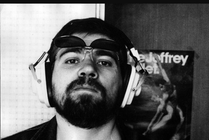 * Один из авторов текста этой известной песни группы "Браво" Сергей Патрушев. Источник снимка рандомный.