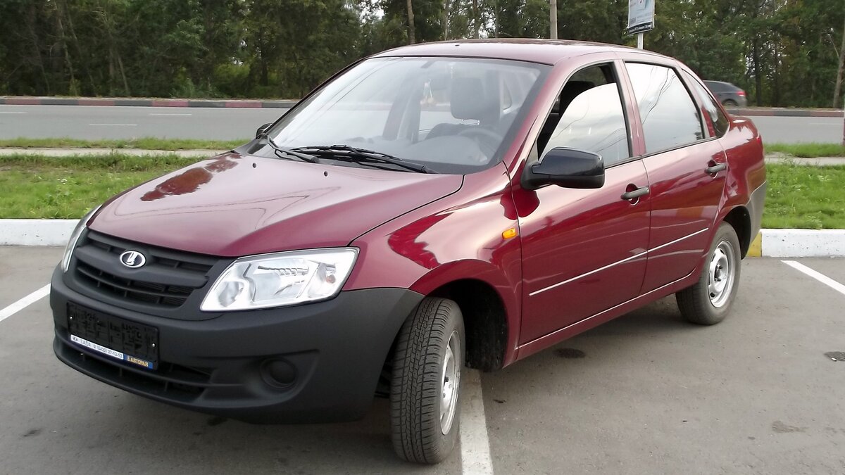 А это уже базовый автомобиль в исполнении "Standart" (фото взял с нета).