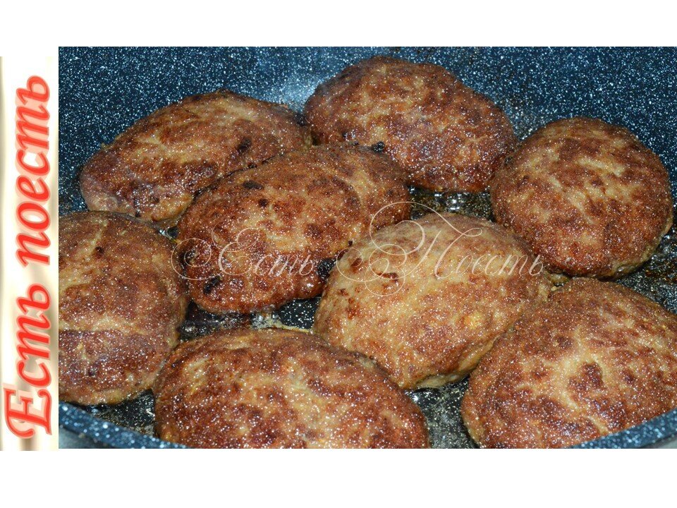 Котлеты из фарша на сковороде. Котлеты с манкой. Котлетыизкуринногофарша. Куриные котлеты из фарша пошагово. Котлеты рубленые из куриной грудки.