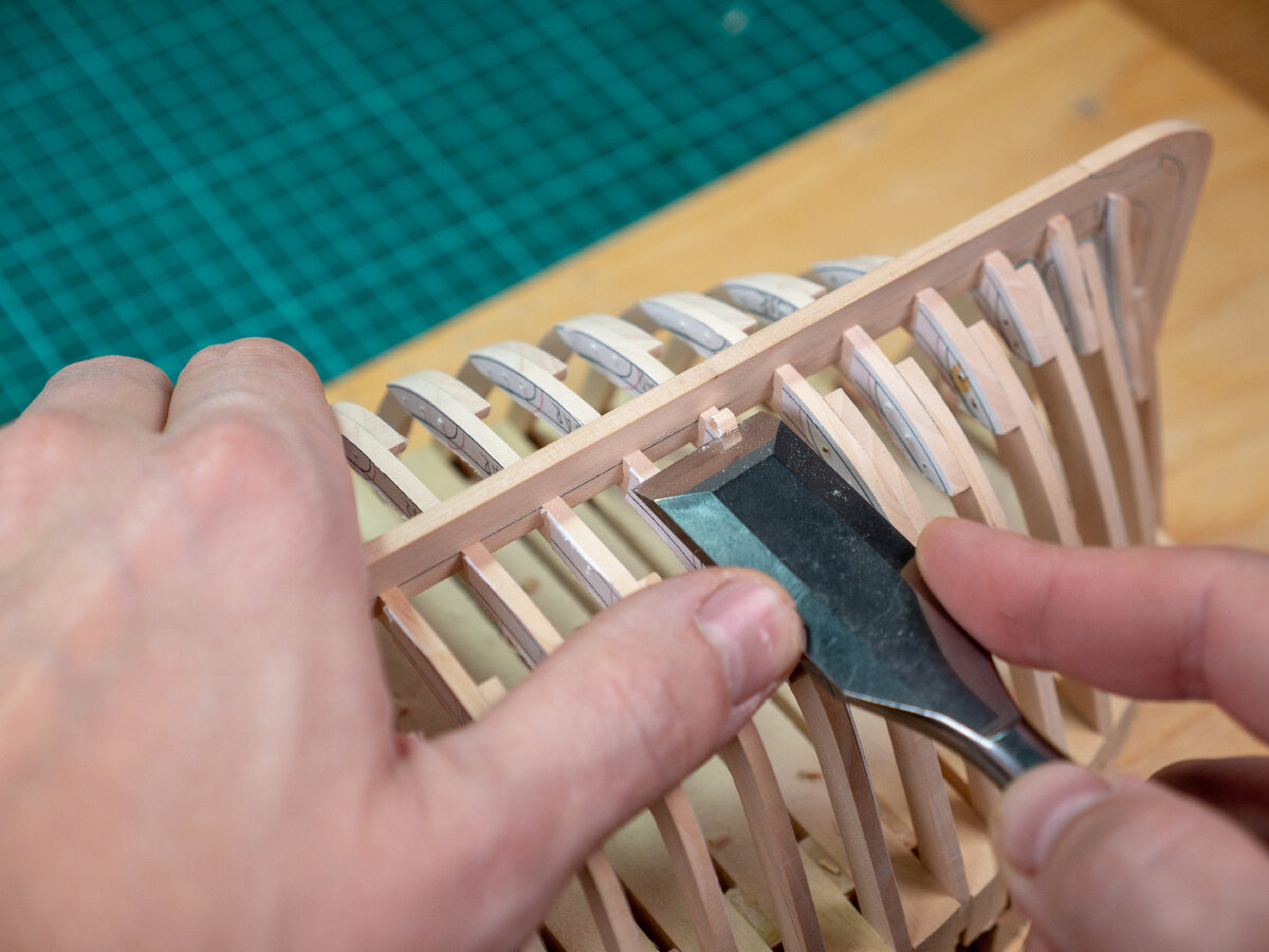 Подрезание флортимберса в месте стыка с килем.