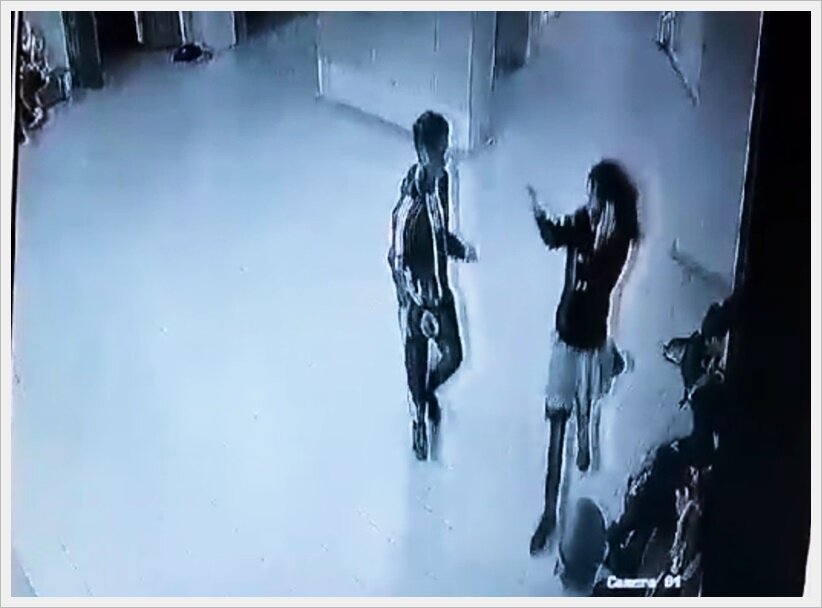 Надругался над школьником. Дорама про издевательства в школе над девушкой. Издевались над девушкой в квартире. Дорама девочка издевается над. Издевался над девочкой 18.