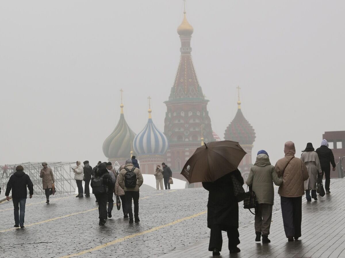    Люди на Красной площади в Москве© РИА Новости / Алексей Никольский