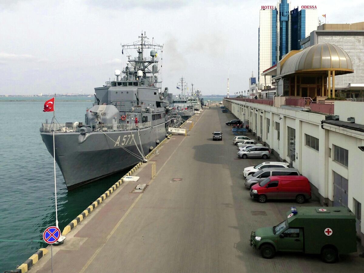    Корабли второй противоминной группы НАТО в порту Одессы© РИА Новости / Стрингер