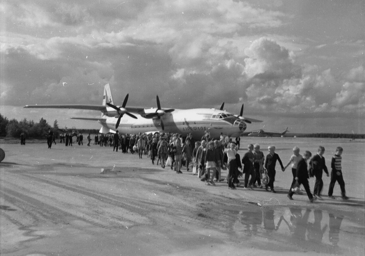 Ан-10А СССР-11196 Коми АССР, Ухта, 1960-е года. Фотография © Муниципальное учреждение «Музейный комплекс»