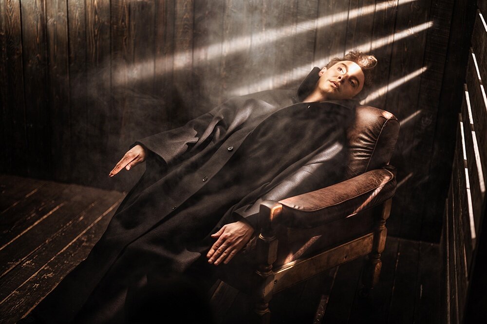    История Акакия - это драма незрелого героя, столкнувшегося с испытанием первой большой любовью. / Фото: Предоставлено творческим объединением МЭД