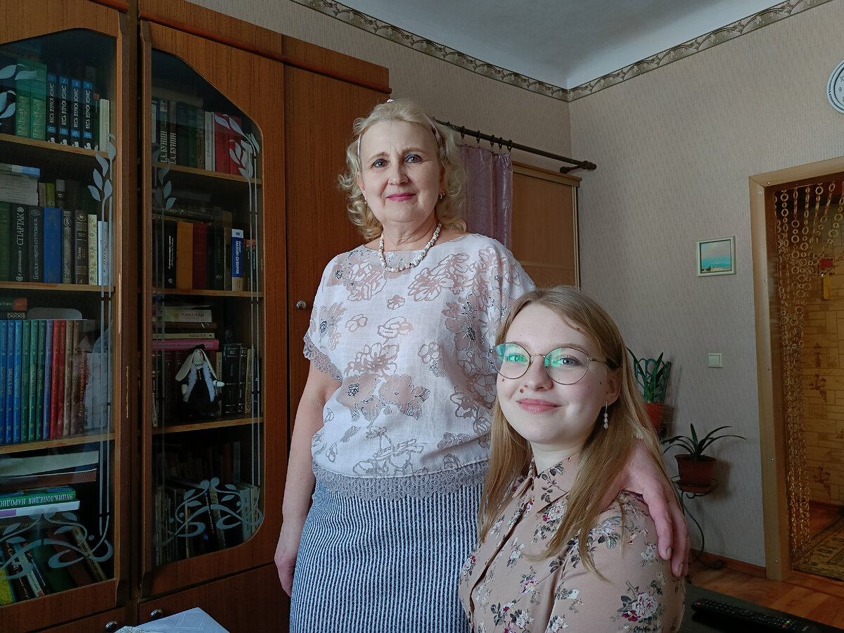 Именинница с невесткой.