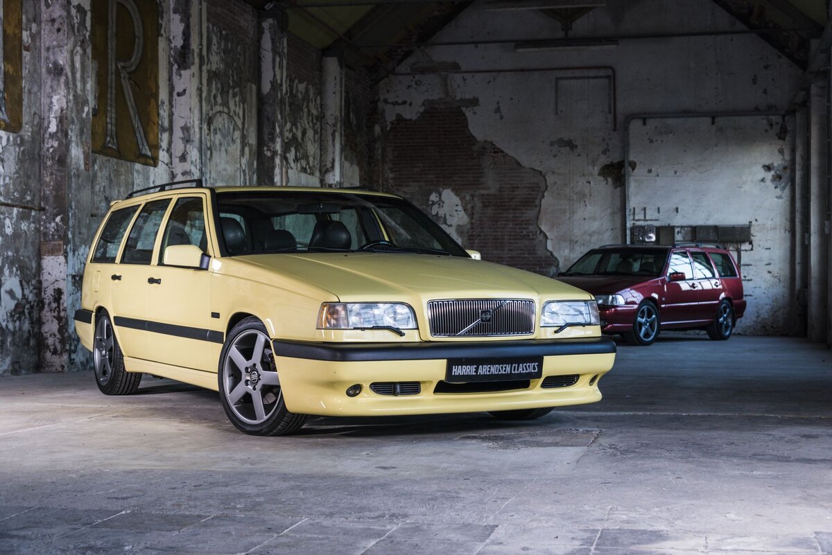 Mclaren mp4-12c. Nissan z super gt 2022. Машин ни. Свалка автомобилей. 808 самая низкая нива.