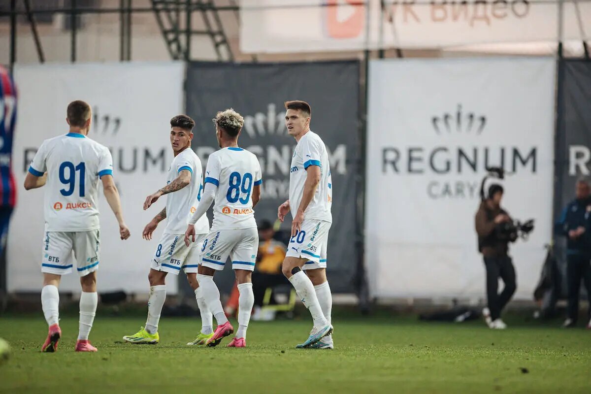 "Динамо" празднует победу над ЦСКА. Фото: fcdm.ru