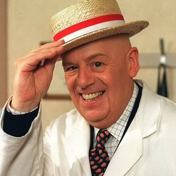     Умер актер из «Улицы коронации» Джон Сэвидент