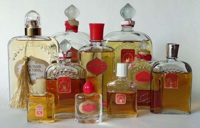 популярные духи. парфюмерия для женщин. самые популярные духи. духи. туалетная вода женская популярная.