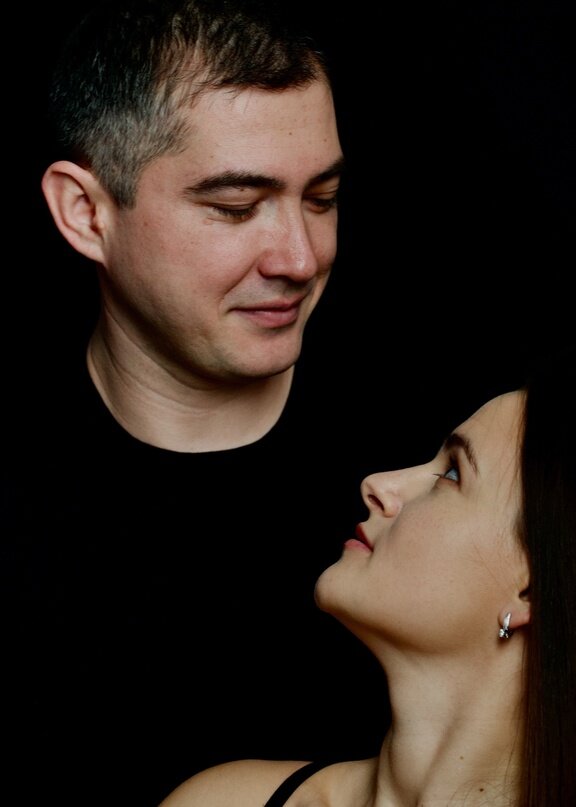 Всем любви. Всем любви. Больше всего хранимого храни сердце свое. Прикольные открытки любимому. С днём рождения желаю любви.